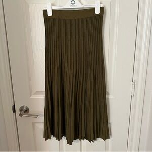 Ann Taylor Olive green pleated midi skirt